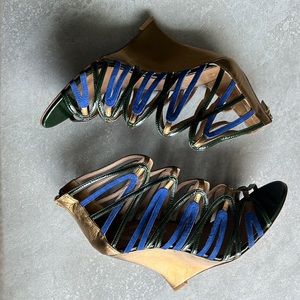 ELIE TAHARI WEDGES SANDALS SHOES SIZE 39 DISPLAY ITEM